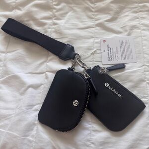 20-25🆕🖤 Lululemon Dual Pouch Wristlet Cactus “Leather” - Black/Silver